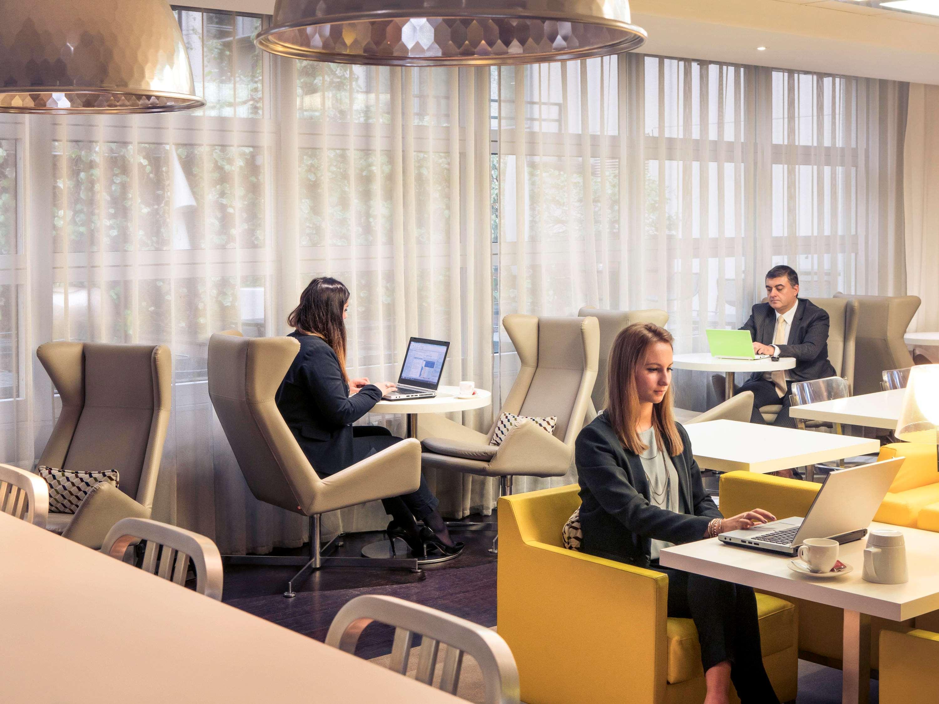 Mercure Paris Massy Gare Tgv Exteriör bild