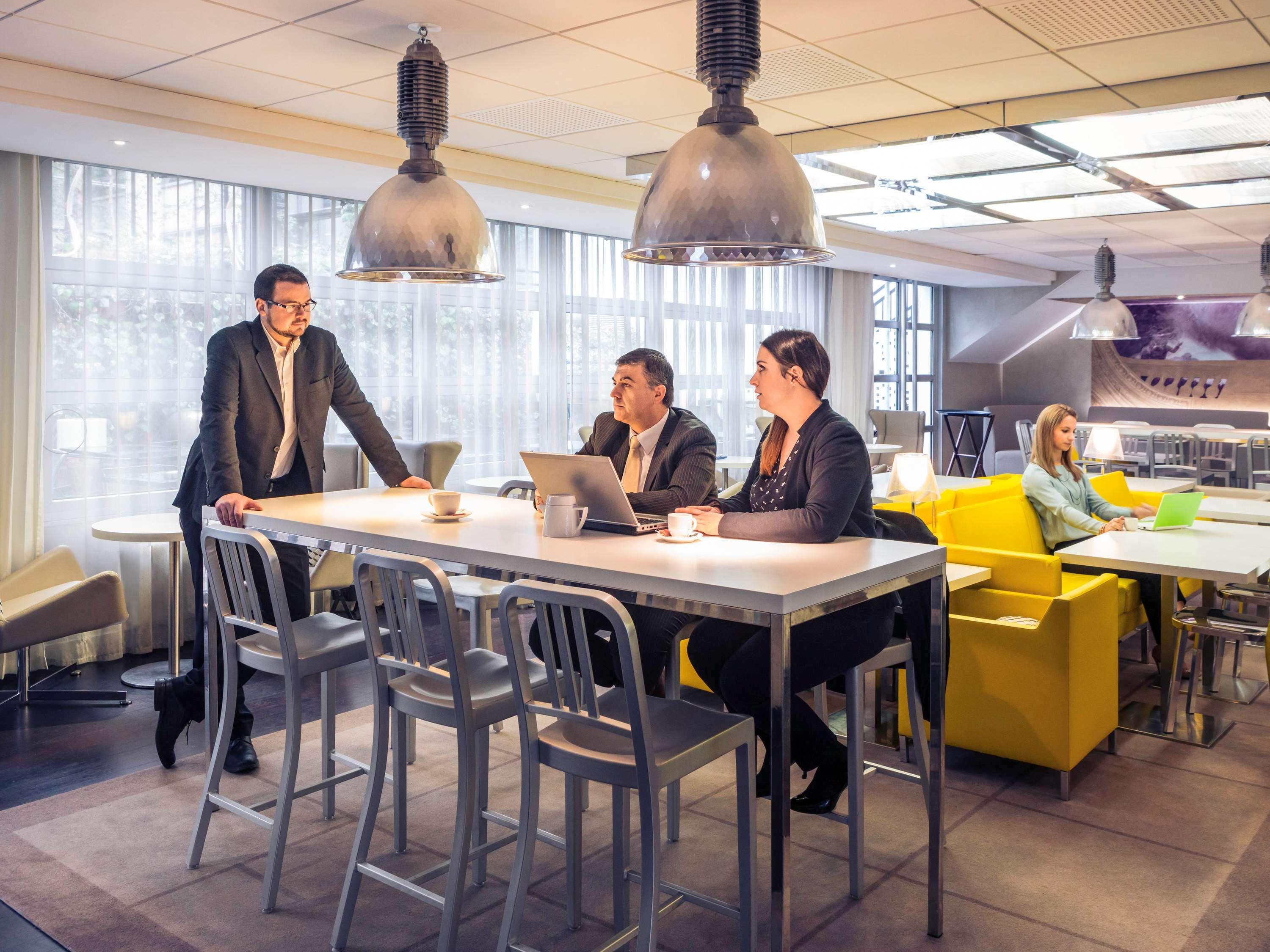Mercure Paris Massy Gare Tgv Exteriör bild
